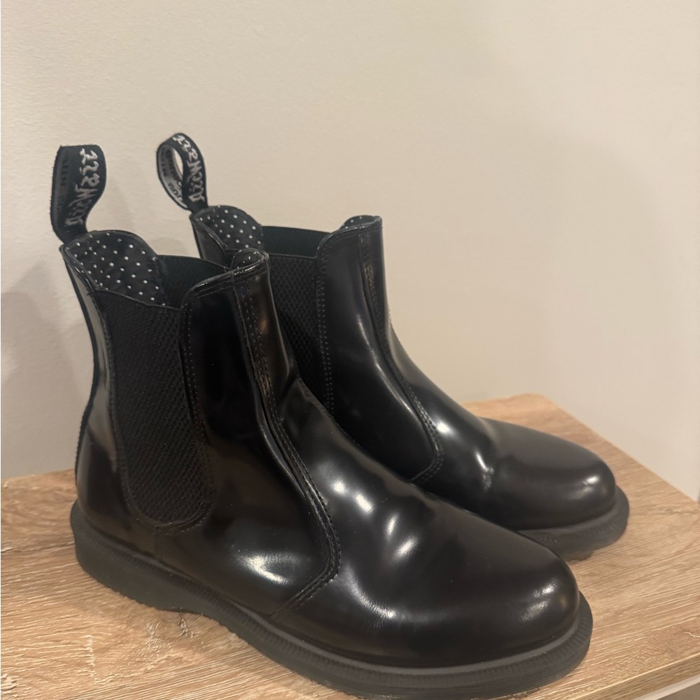 Dr. Martens Black Ankle Boots FLORA SMOOTH CHELSEA